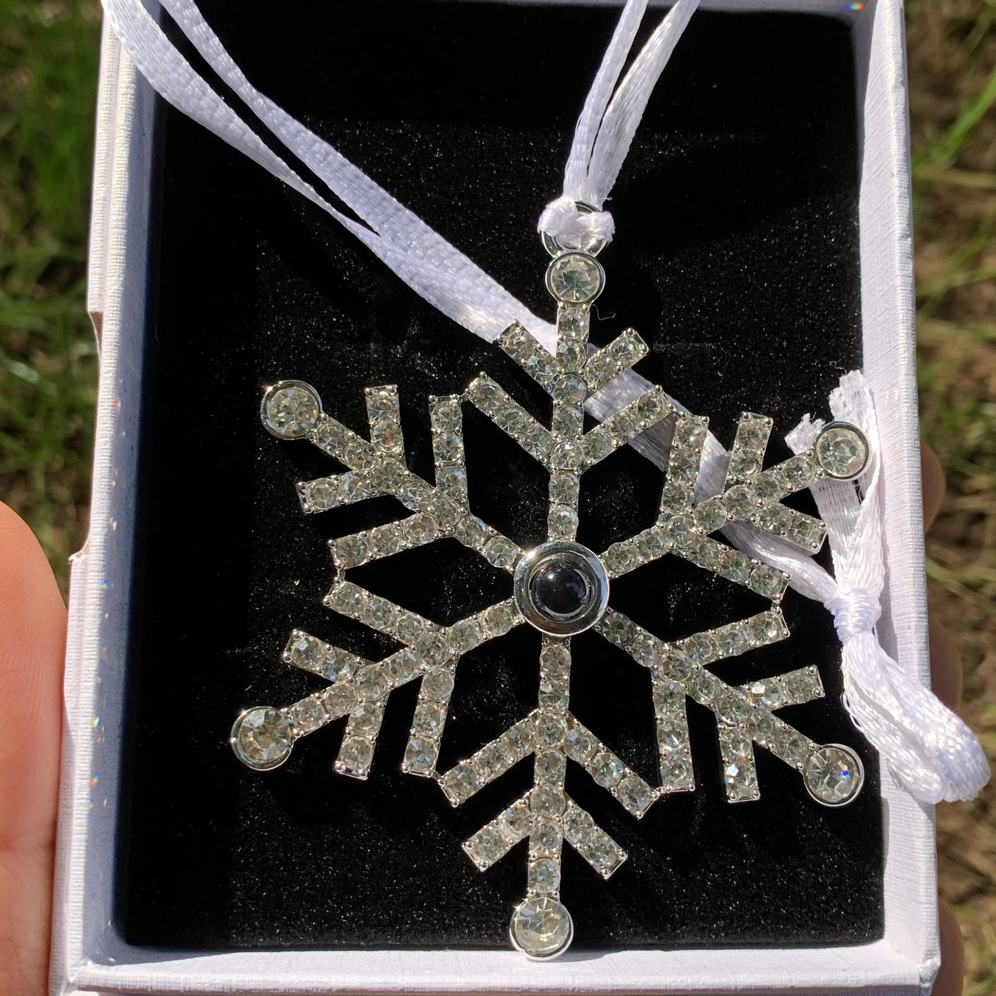 Snowflake Photo Ornament – Custom Picture Pendant with White Ribbon – Perfect Christmas Gift & Winter Love Memorial Decoration