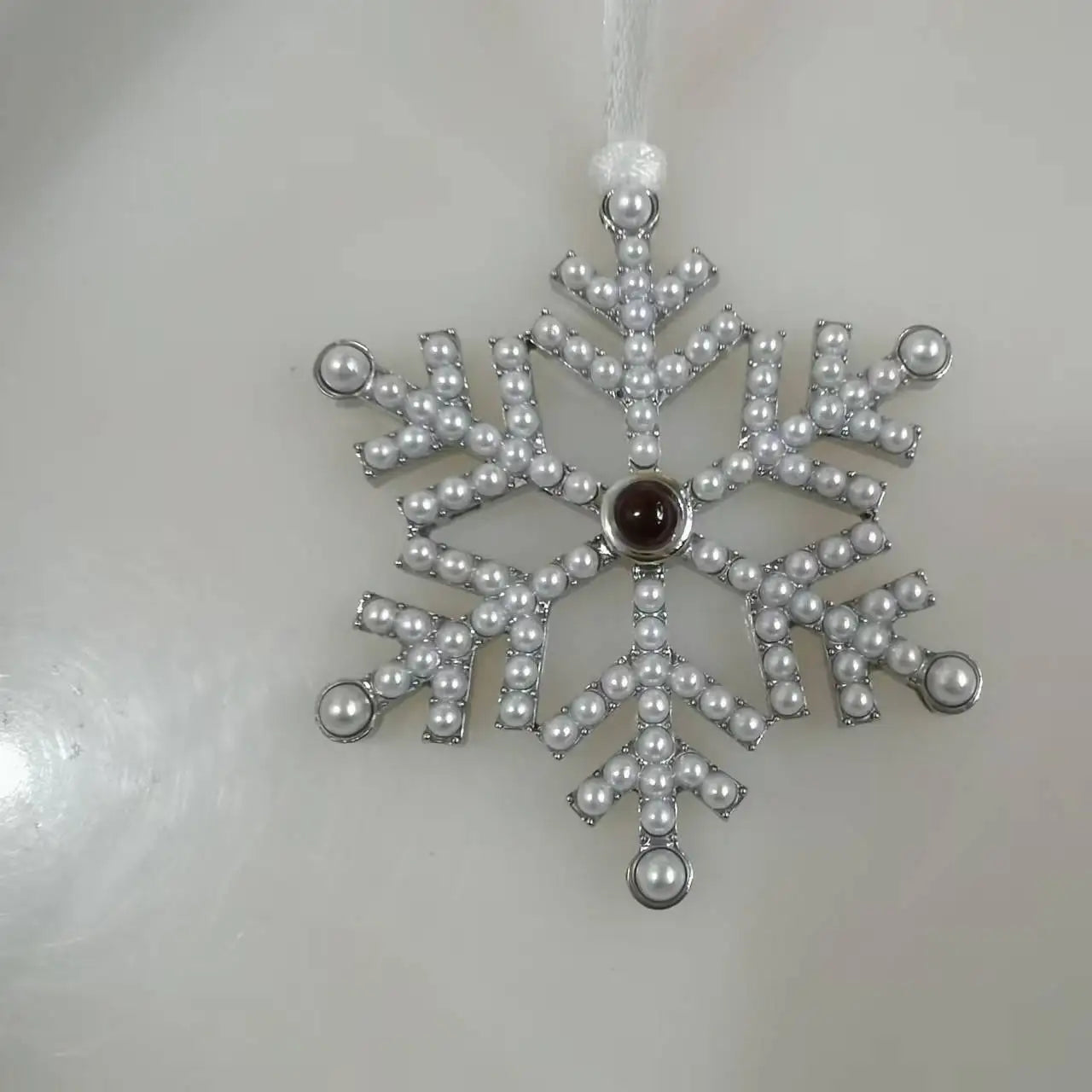 Snowflake Photo Ornament – Custom Picture Pendant with White Ribbon – Perfect Christmas Gift & Winter Love Memorial Decoration